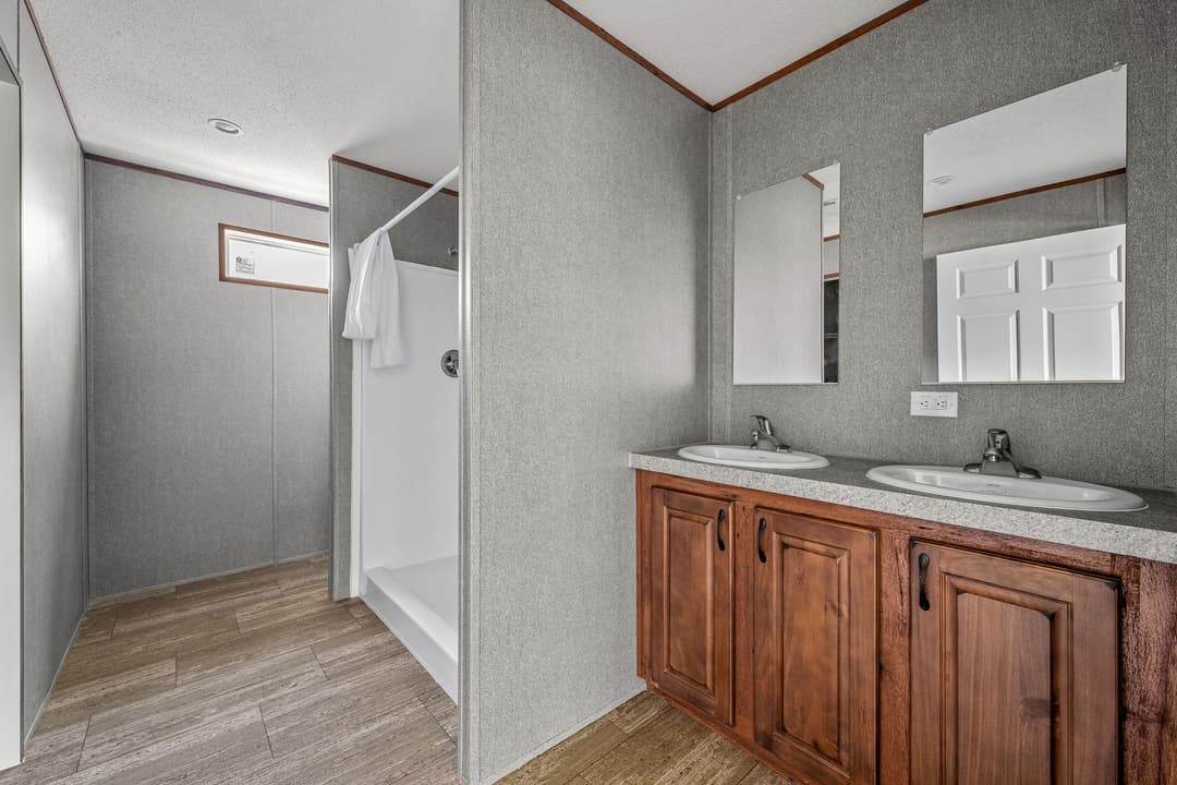 Mj bathroom home features