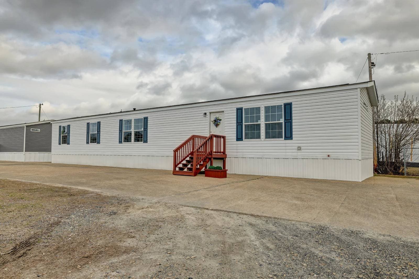 Ironclad 1676-15 exterior home features