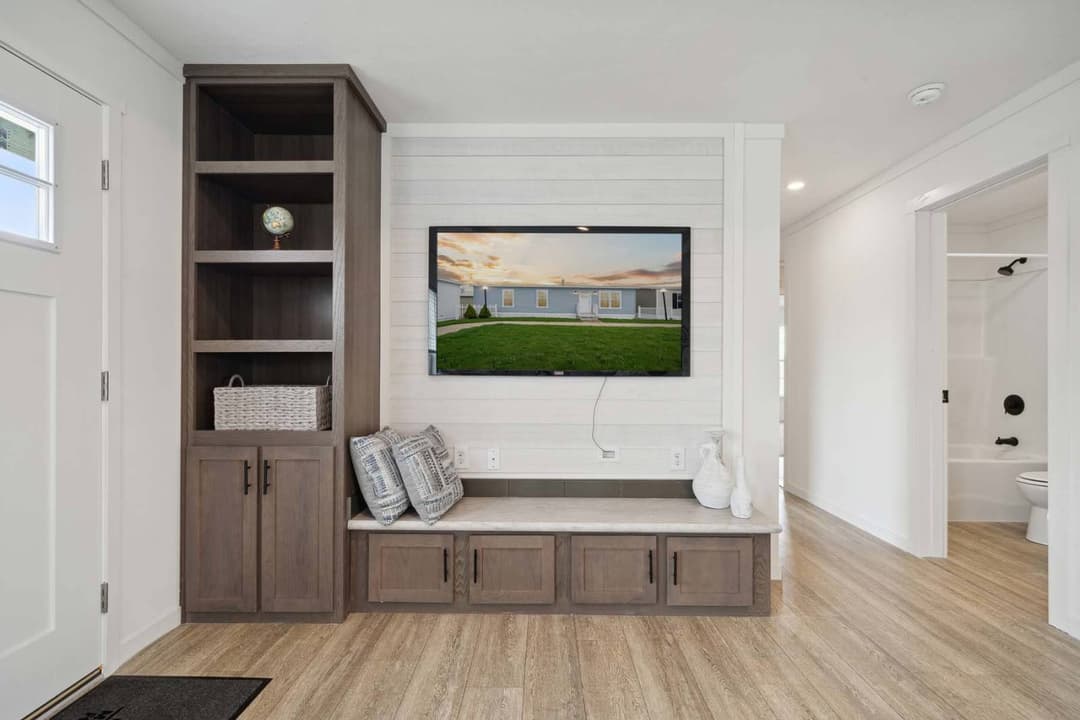 Encore interior home features