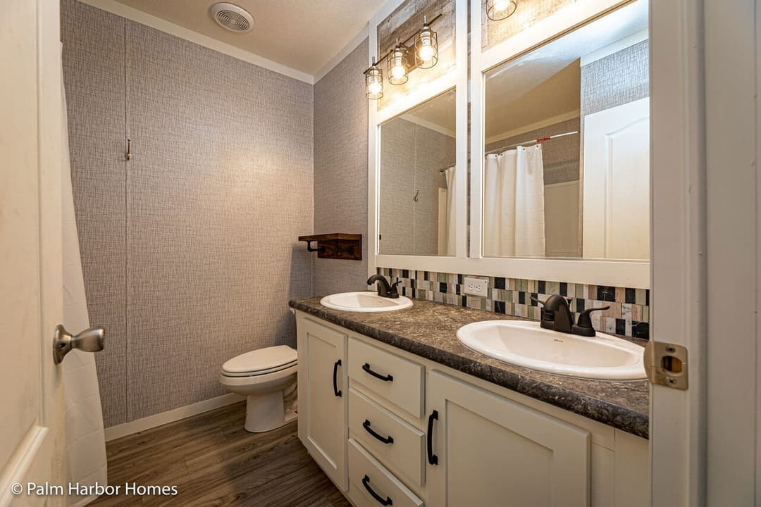 Magnum 30664m bathroom home features