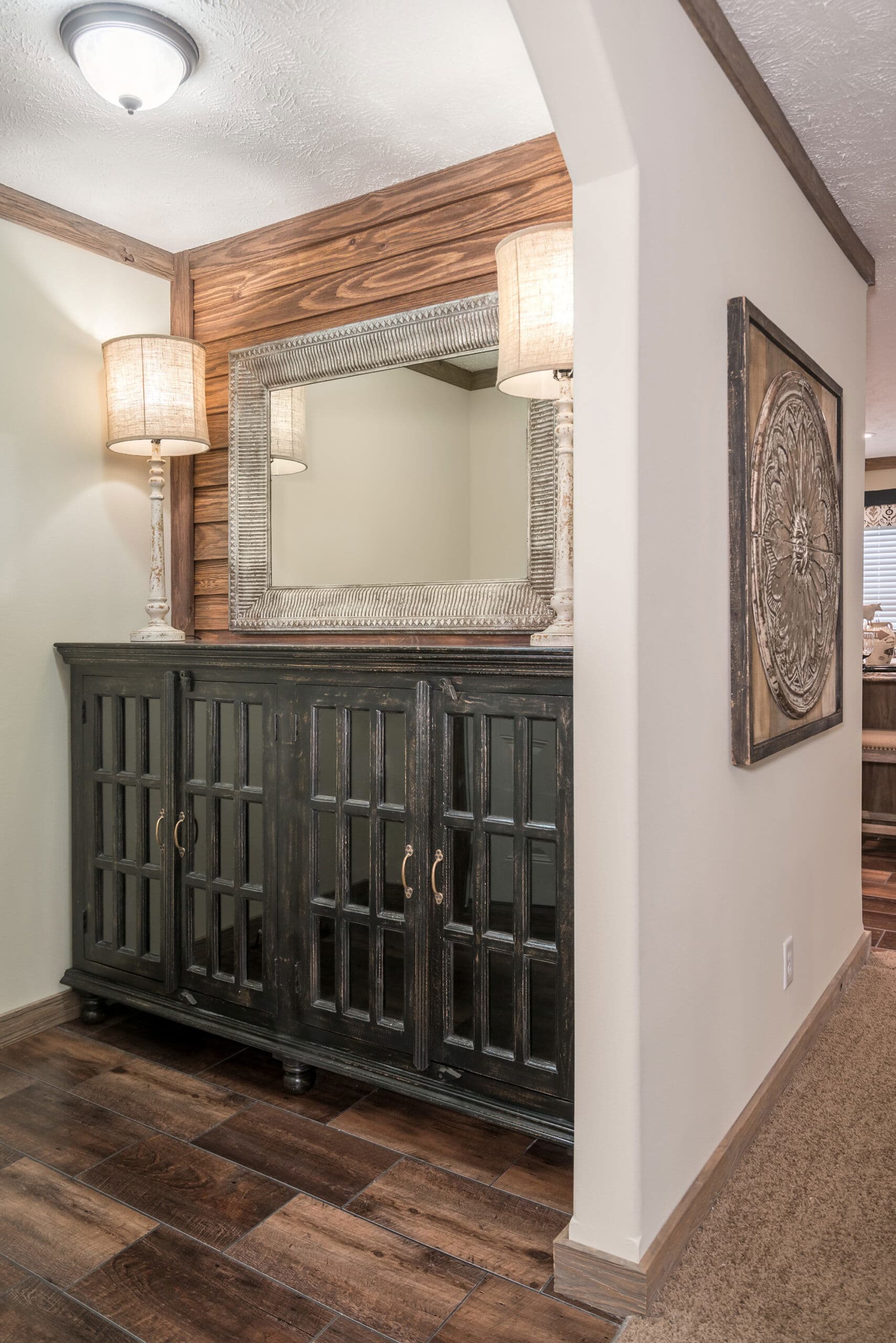 Kb-3242 interior home features