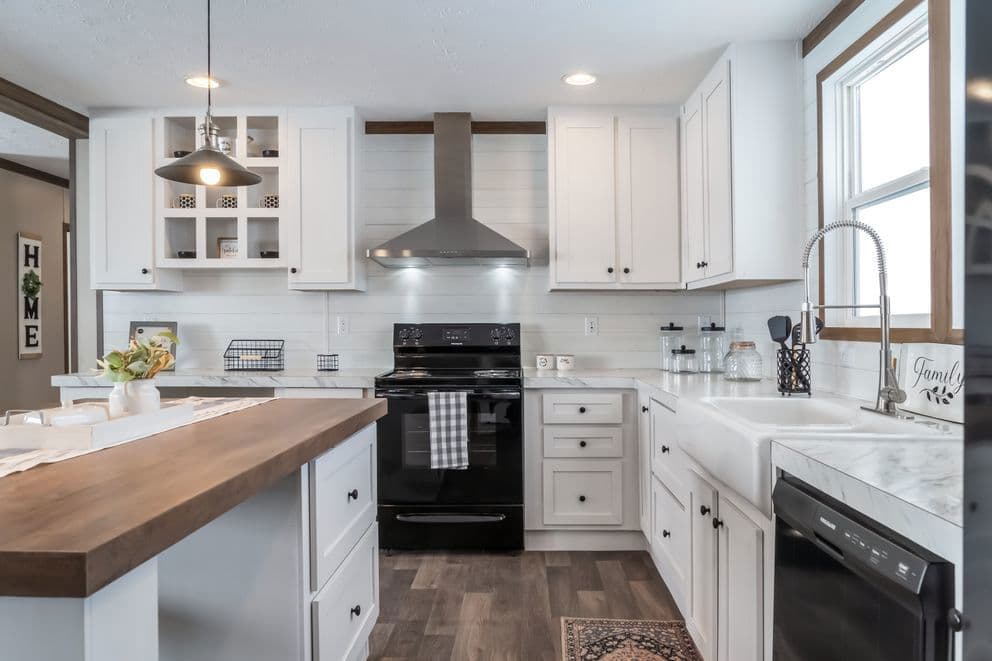 The farmhouse breeze 72 kitchen home features