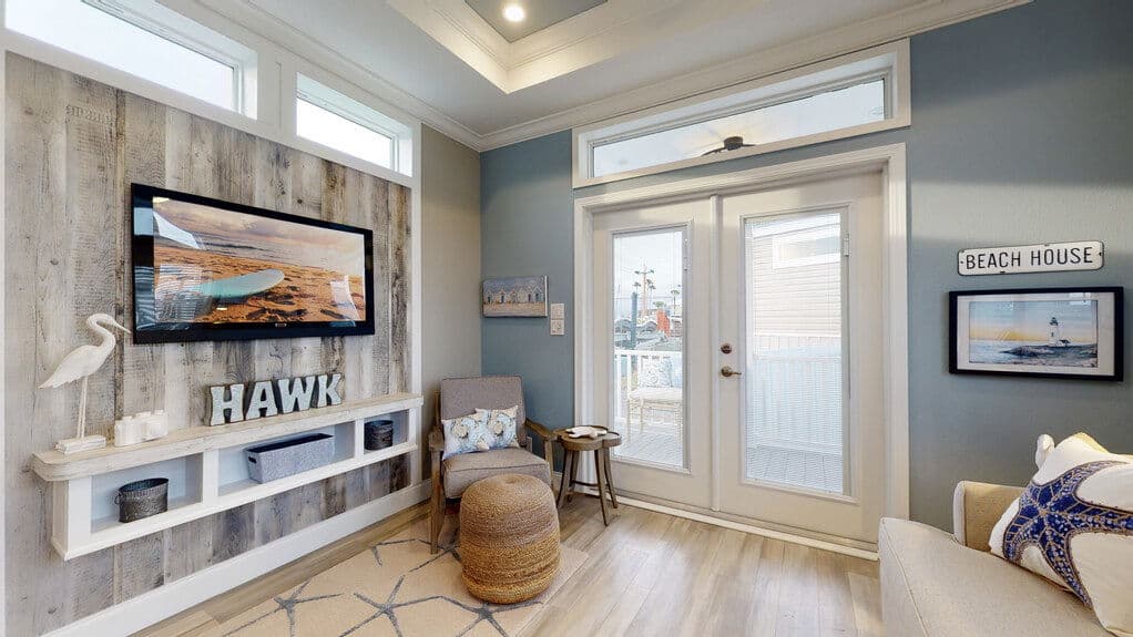 Hawk elite 13381b interior home features