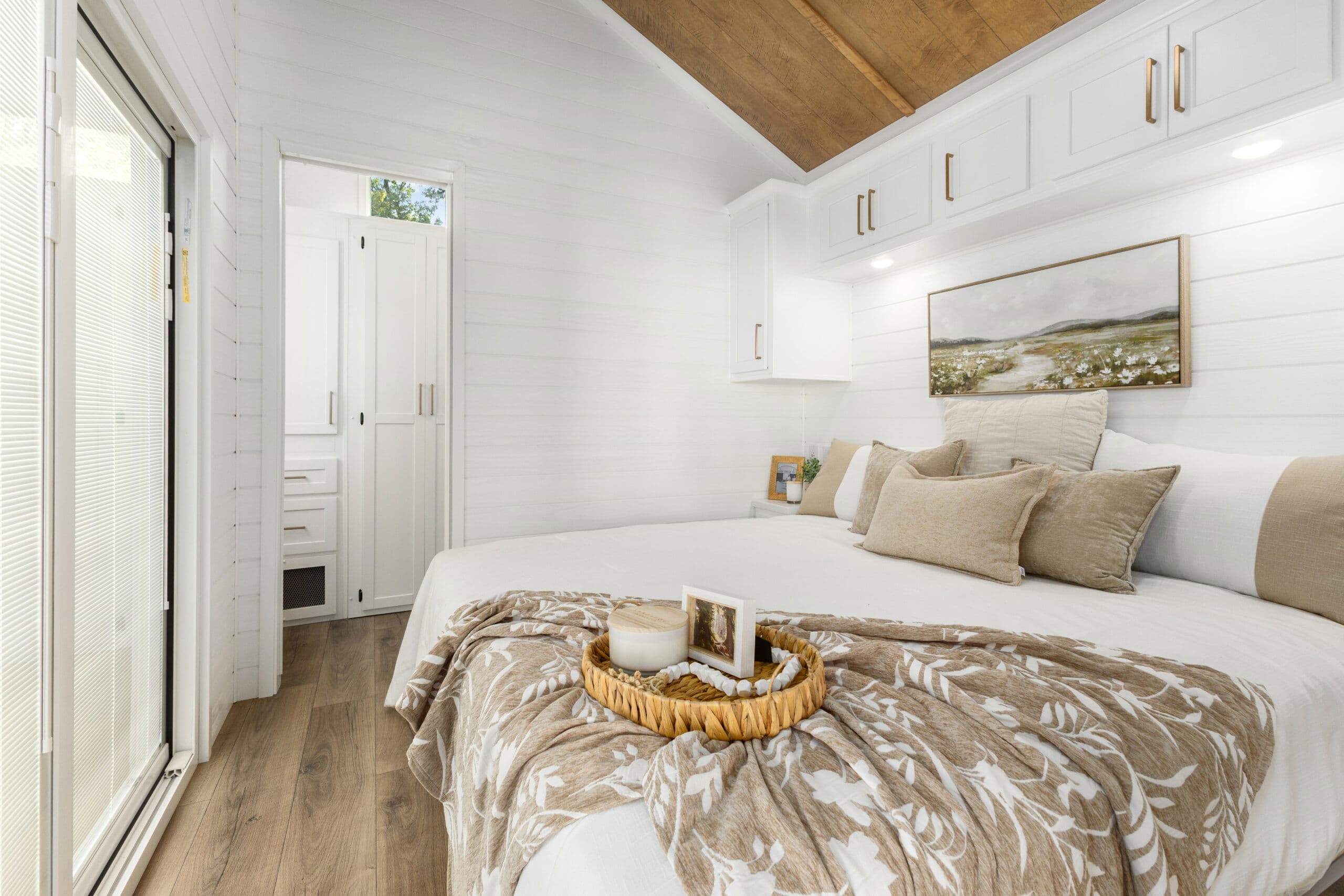 Eldorado 9101 bedroom home features