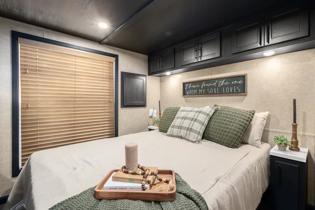 Eldorado 9001 bedroom home features