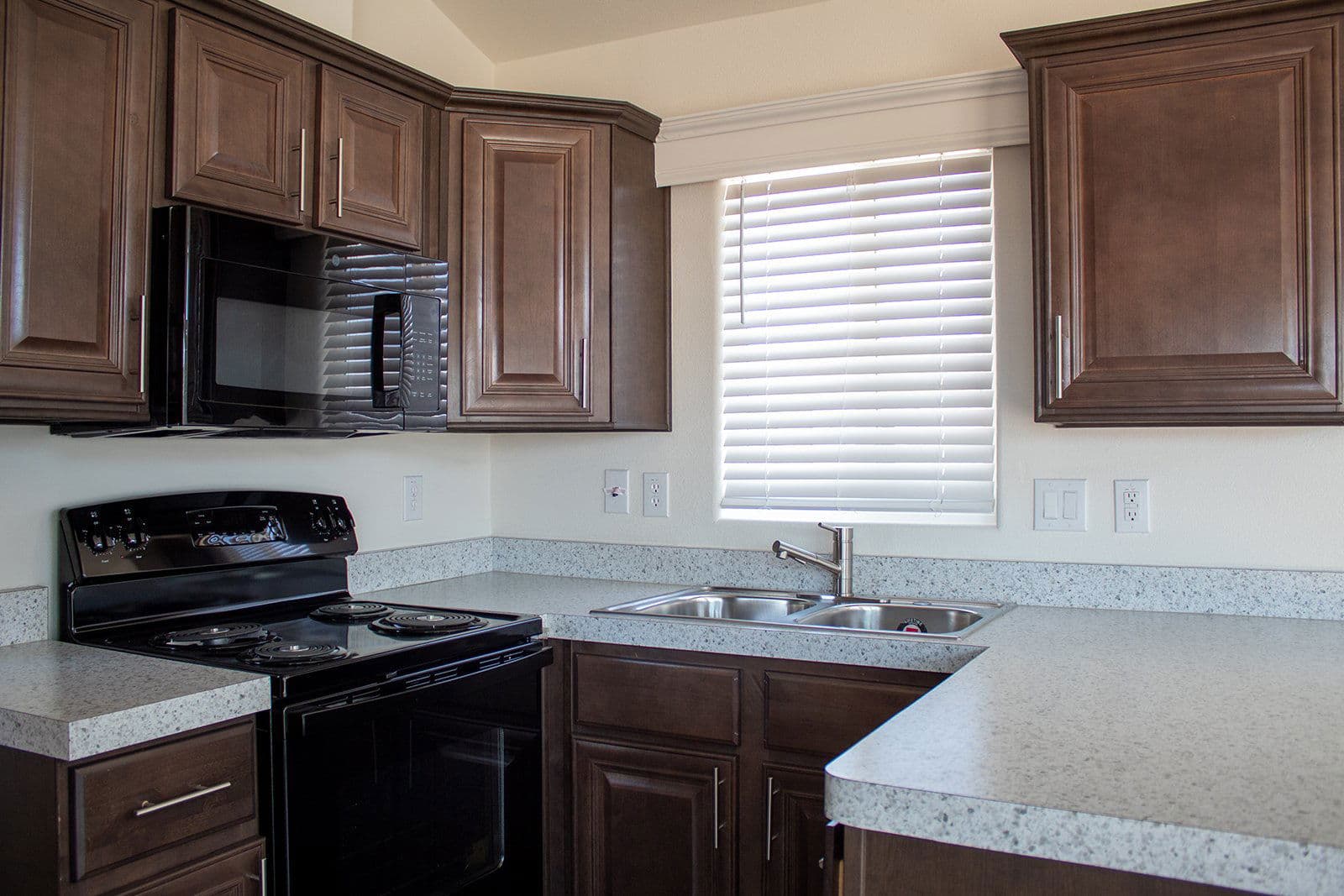 Sedona sn11351a exterior home features