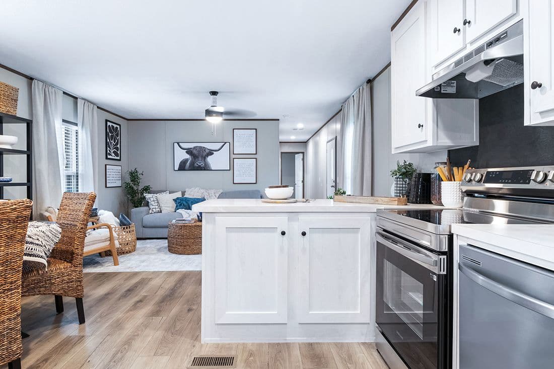 Select 16723a kitchen home features