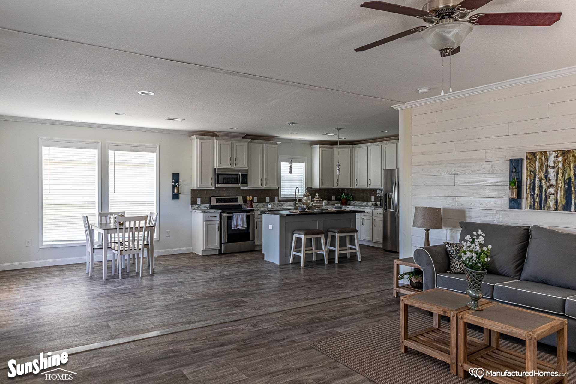 Pri3260-2028 interior home features