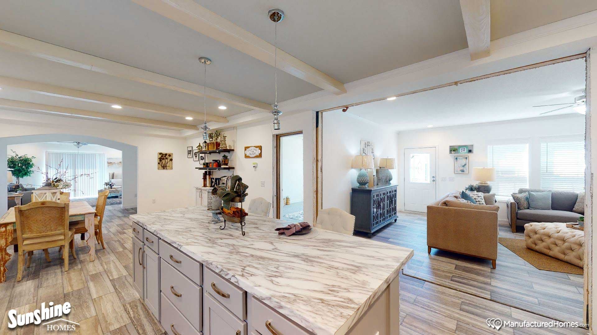 Pri3284-2012 kitchen home features