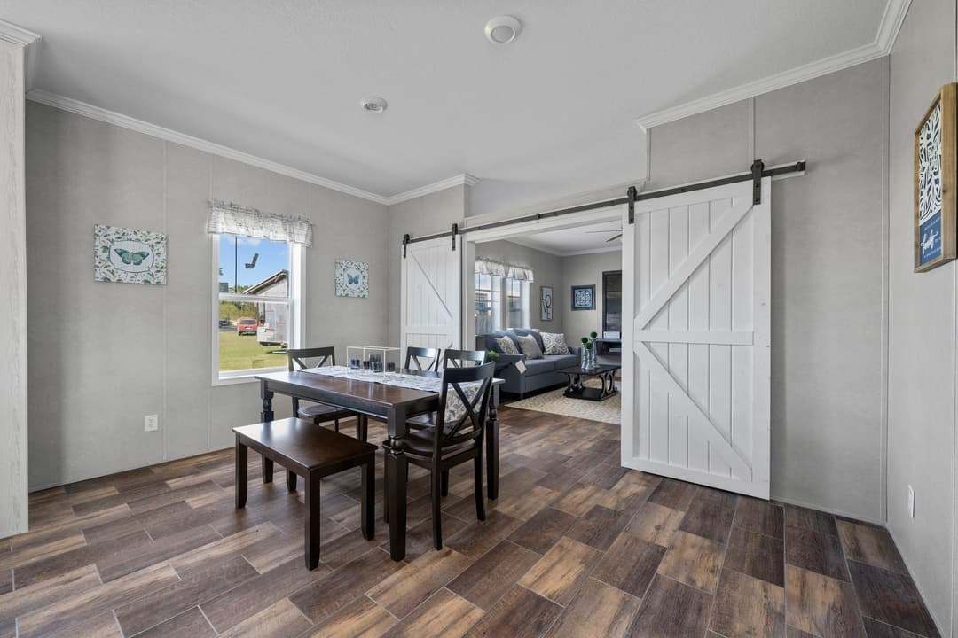 Keaton w/activity room interior home features