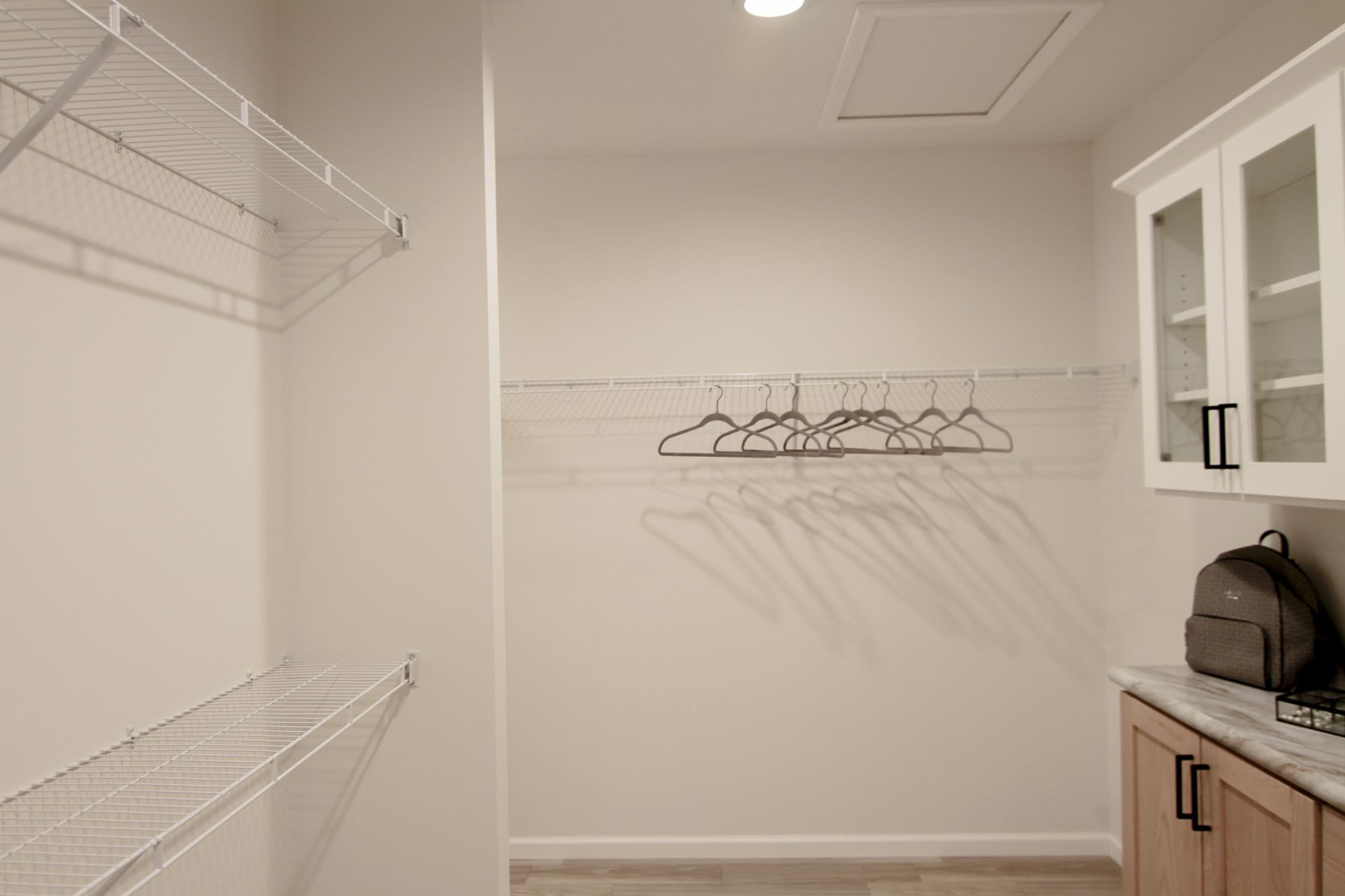 Ultra deuce 3 interior home features