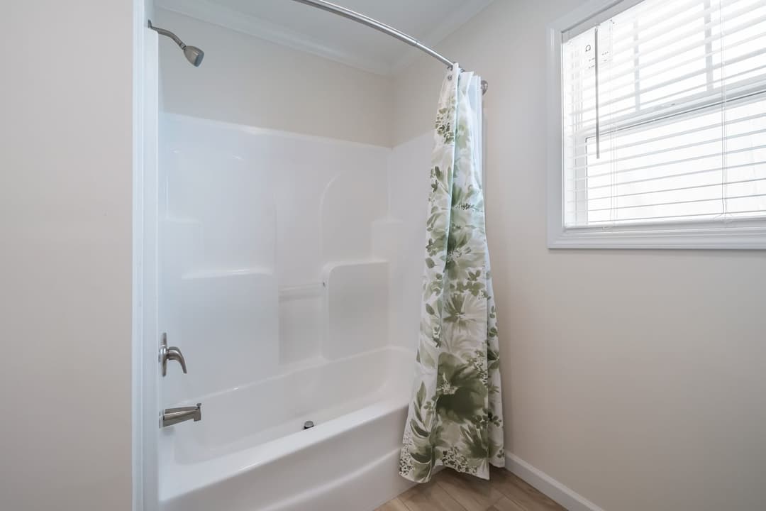 Uwharrie bathroom home features