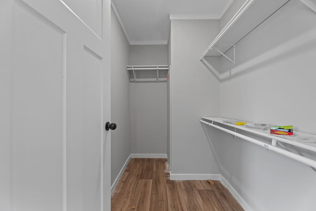 Helix 16763n interior home features