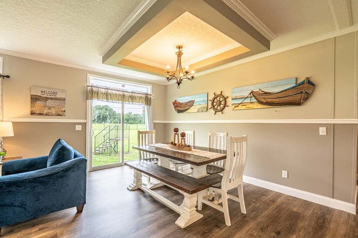 Thomas 32663b interior home features