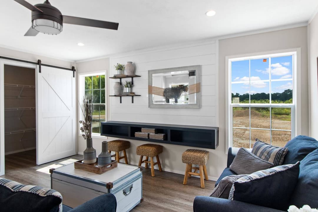 Sierra interior home features