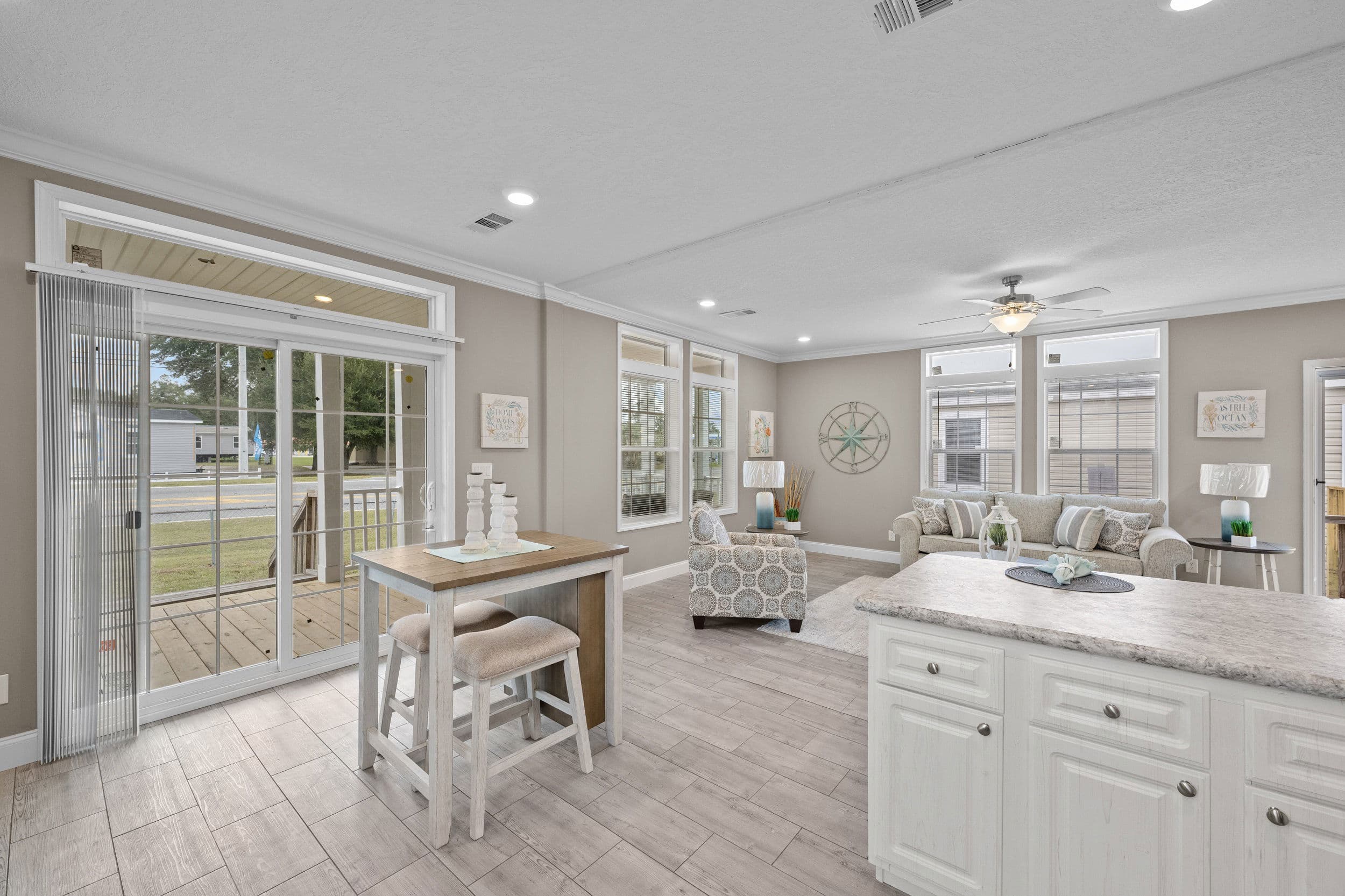 Siesta interior home features