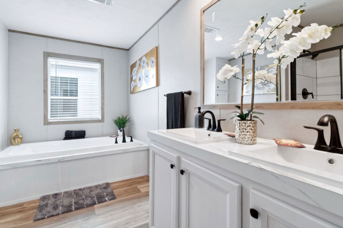 The real deal bathroom home features