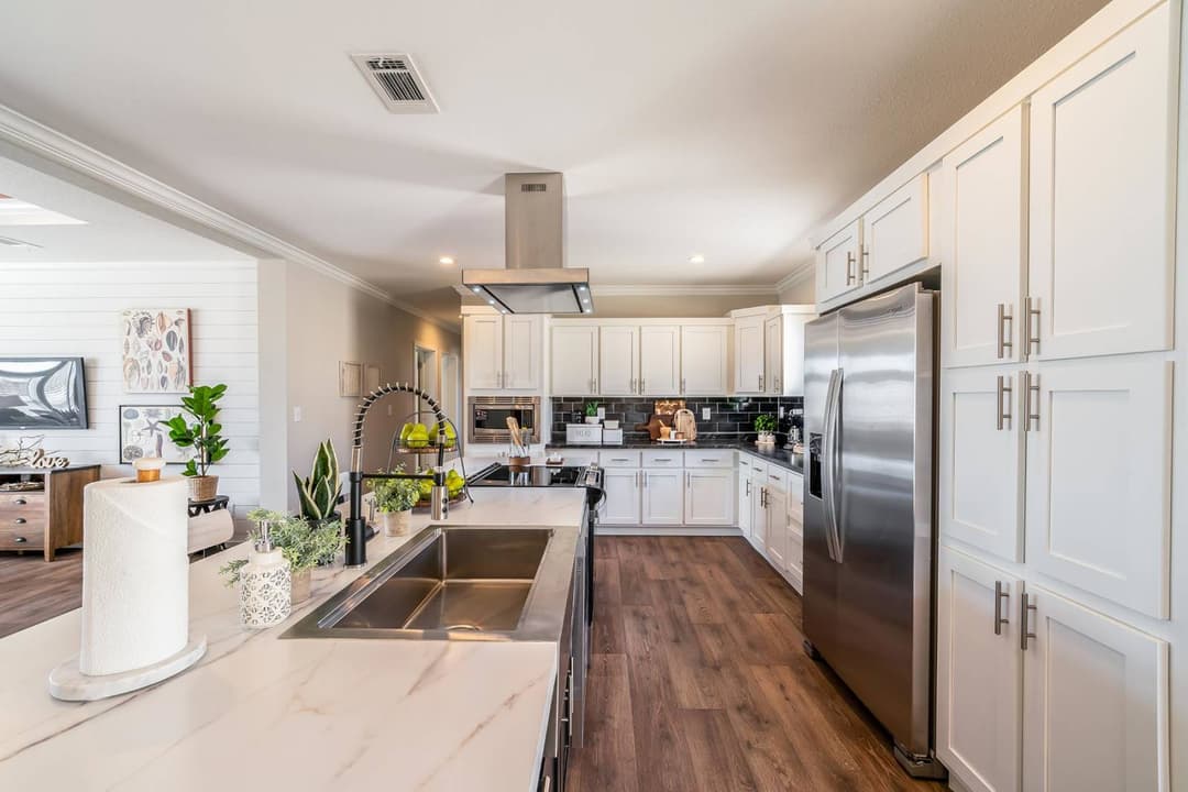 Titan extreme 3260h [the cypress] kitchen home features