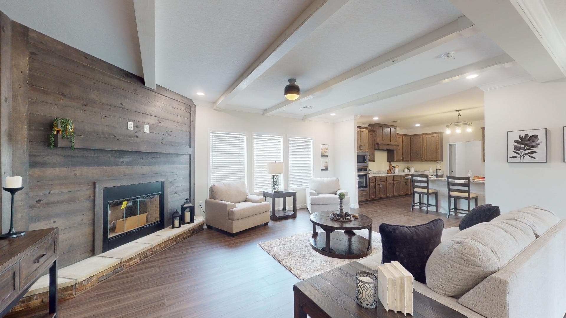 Pri4784-3503 interior home features