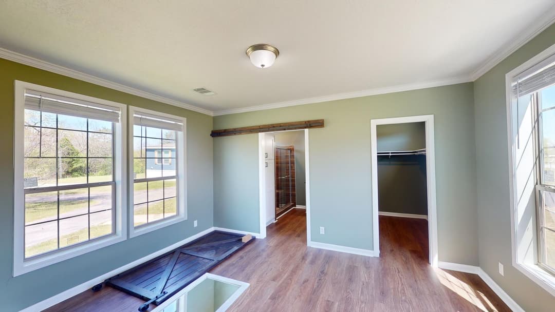 Lakeview bedroom home features