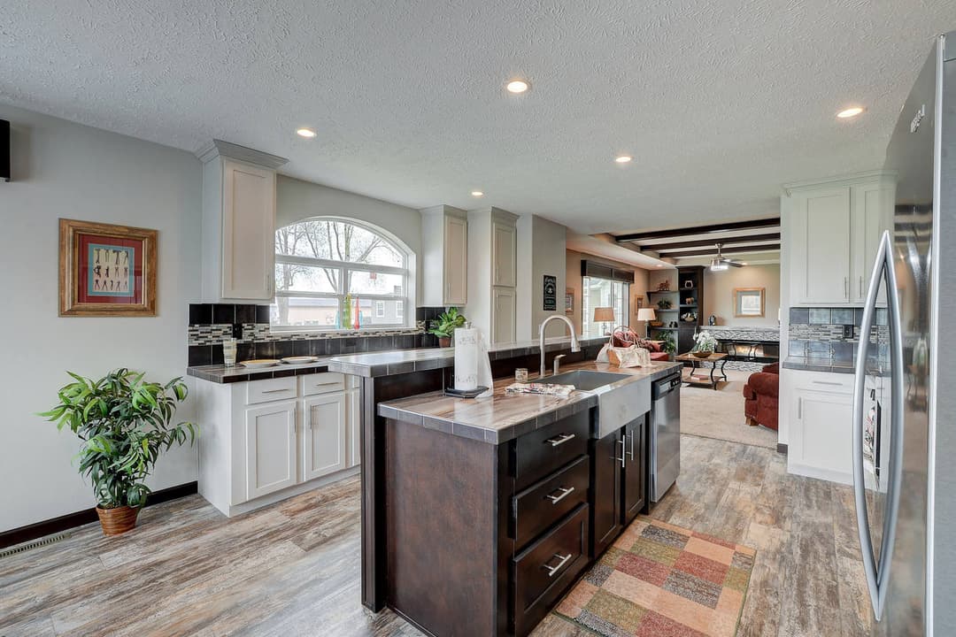 The freedom 185011 kitchen home features