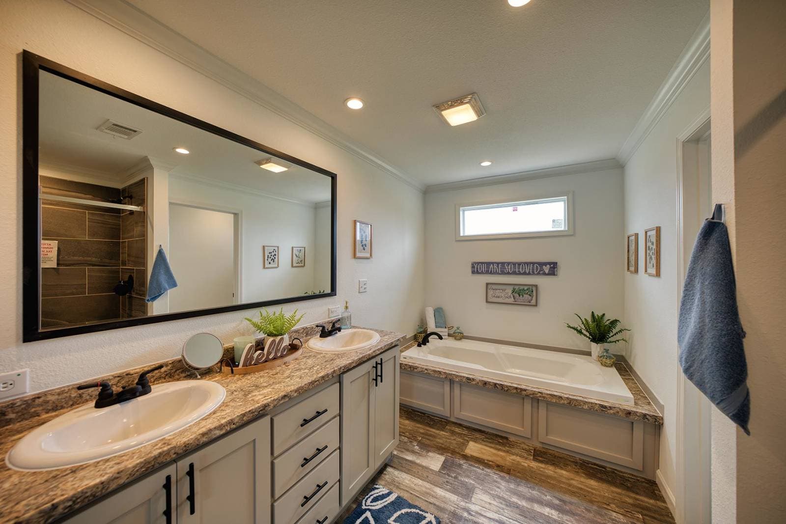 Titan extreme 2876h bathroom home features