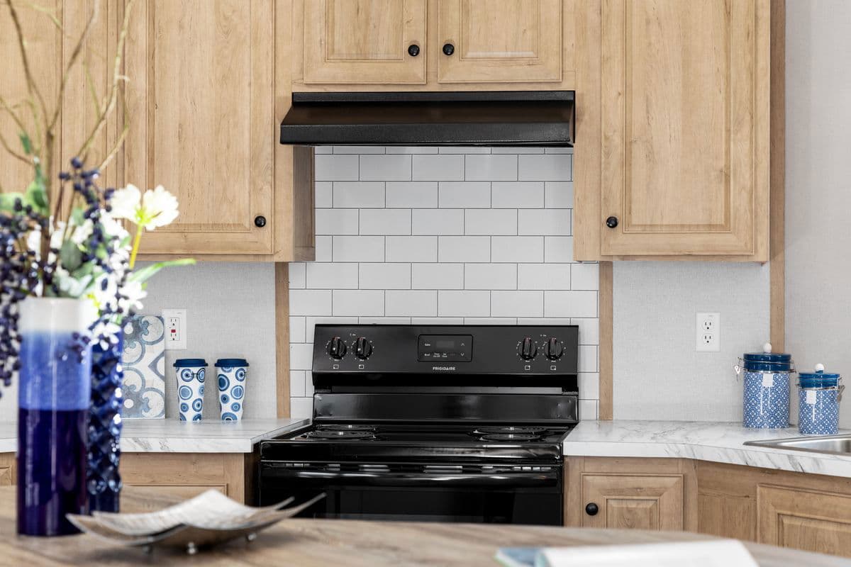 Blazer 76 c bathroom home features