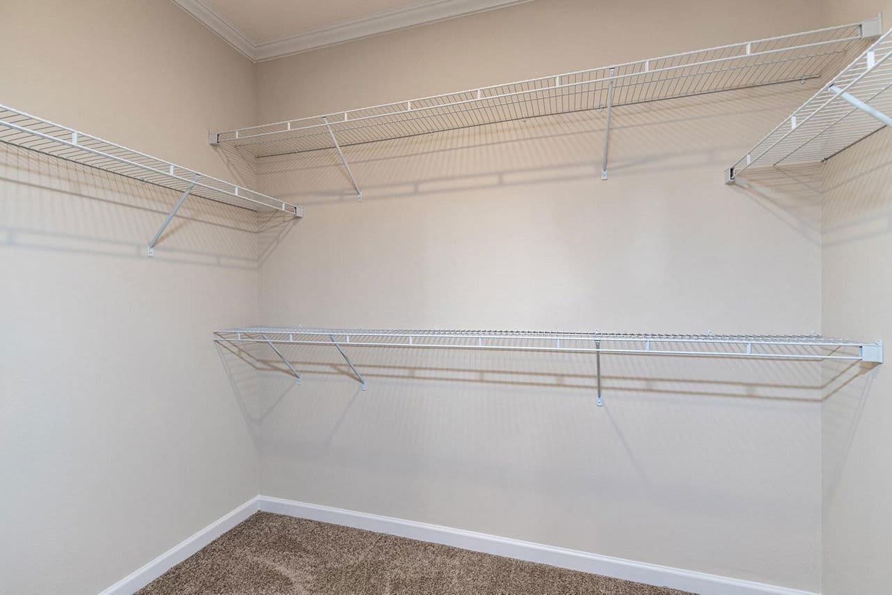 Silver springs 5351 interior home features