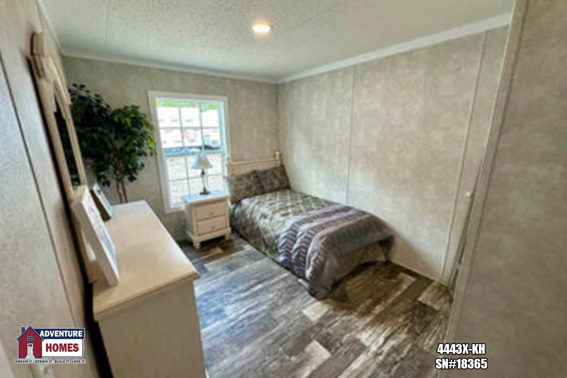 4443x-kh bedroom home features