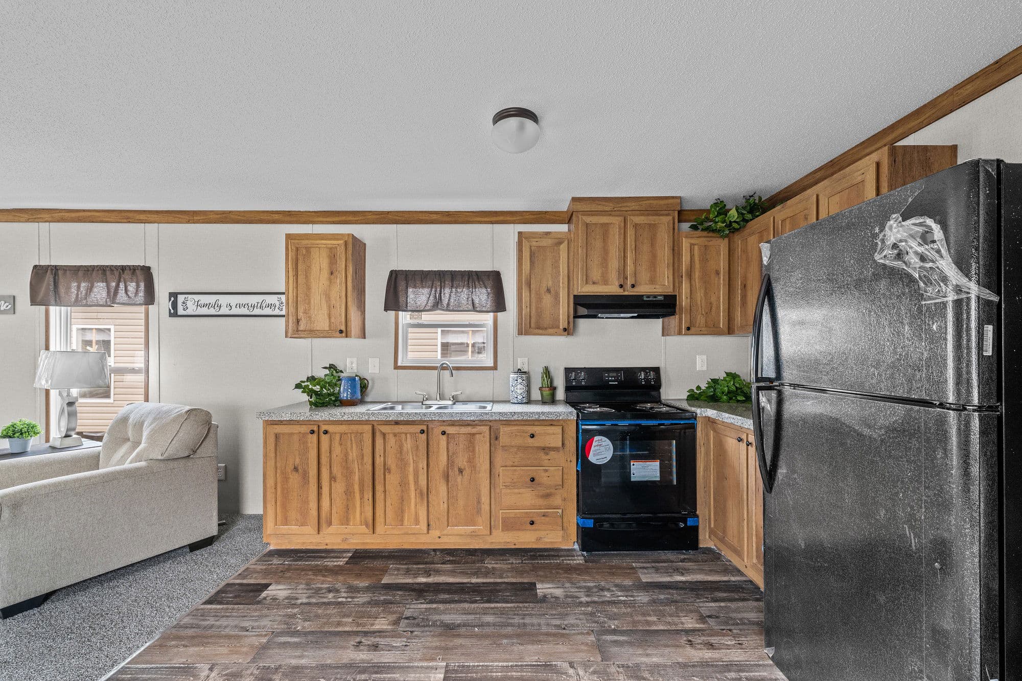 Dash 2 kitchen and hero home features