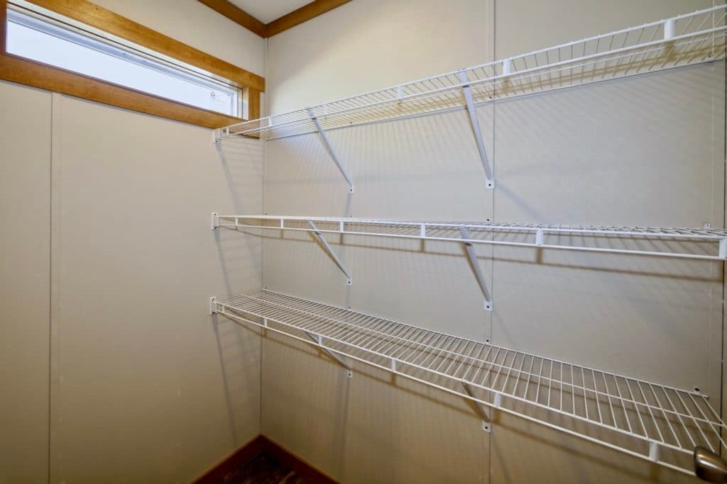 Macey 9768 interior home features