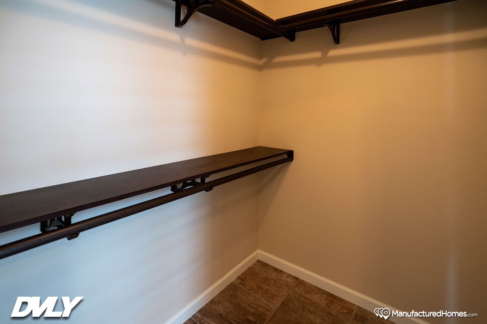 The adriel corner ½ rock fireplace interior home features