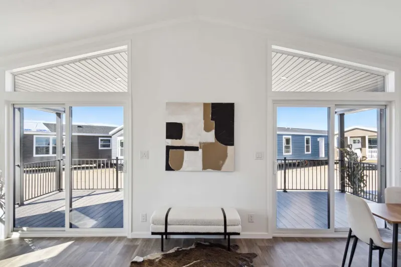 Wood manor d505 interior home features