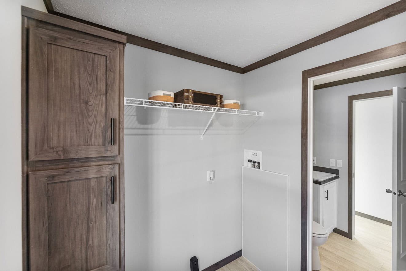 Pioneer 16763k interior home features