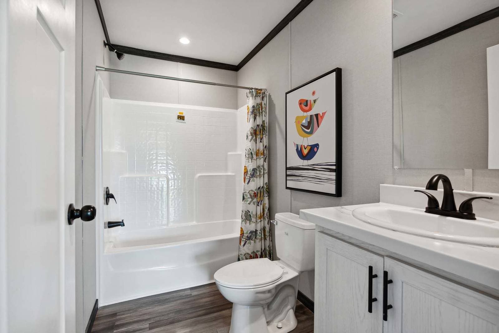 Clinch bathroom home features