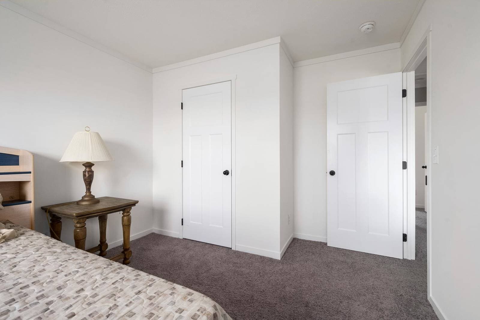 Attain bedroom home features