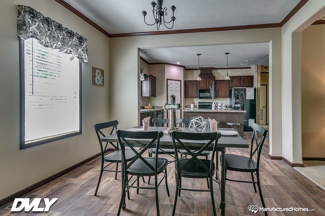 Brooks pointe kitchen home features