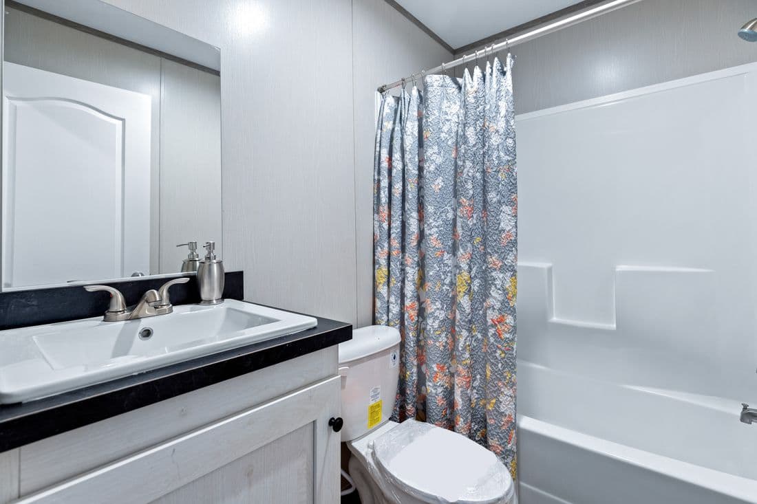 Resolution 16763j bathroom home features
