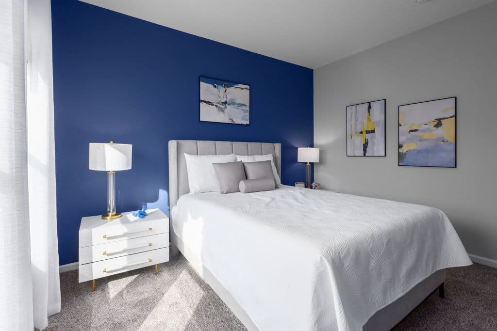 Pinecrest elite modular pgm5008-p bedroom home features