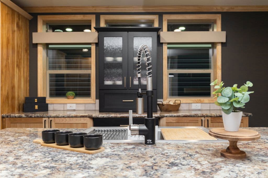 1w1407-v kitchen home features