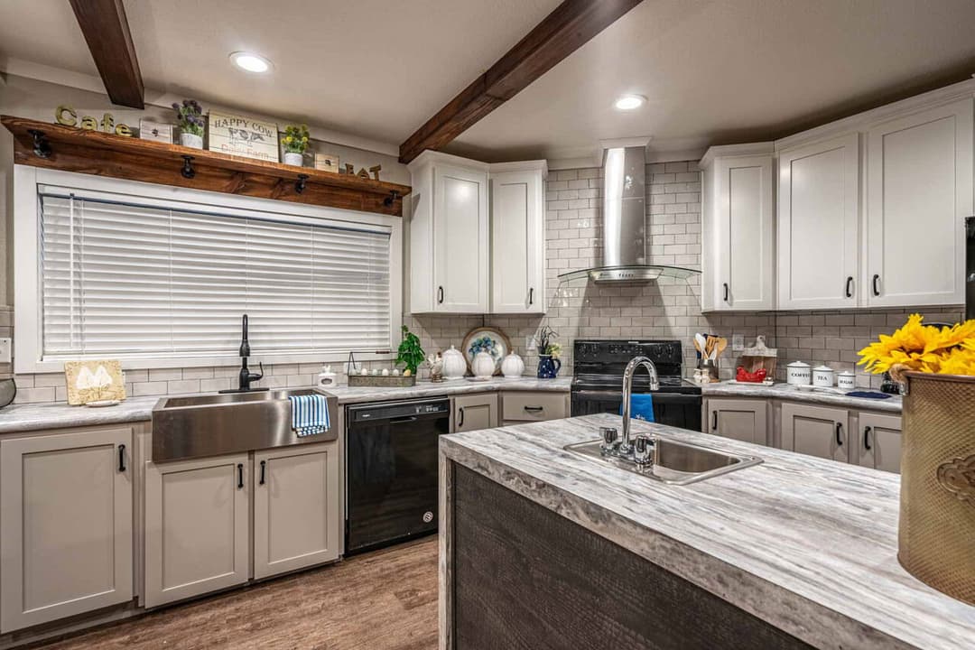 Magnum 32765m kitchen home features