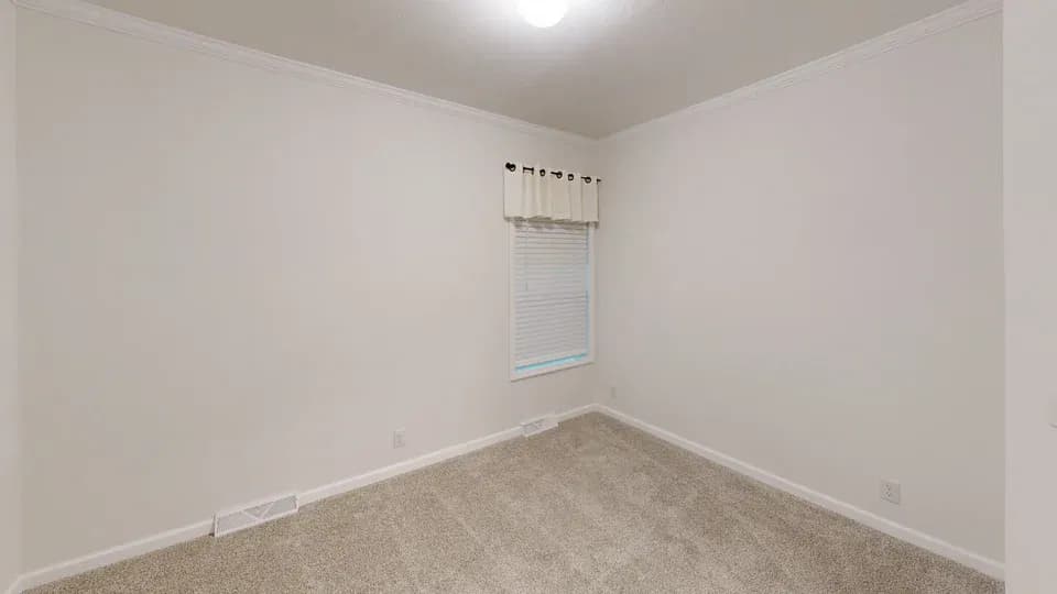 Mod4683z bedroom home features