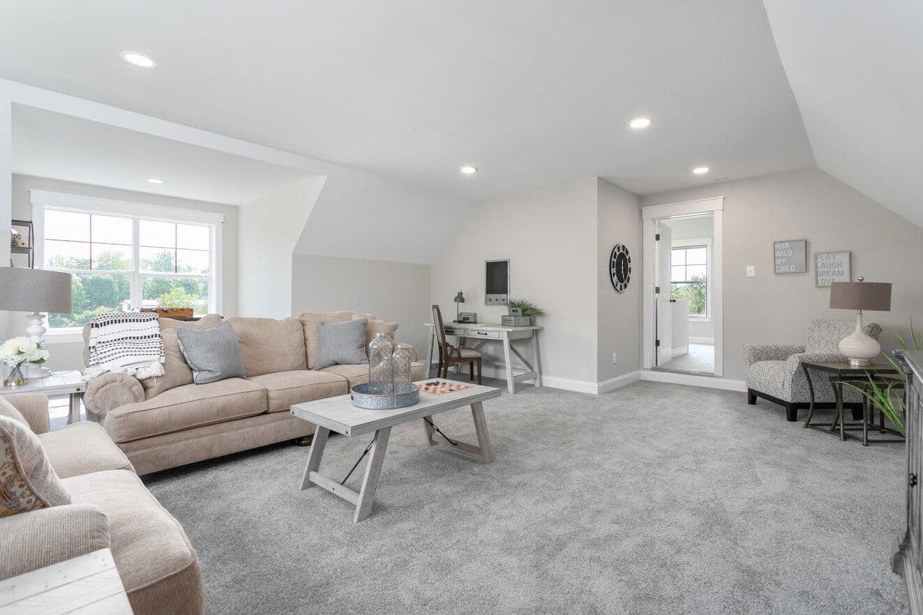 Farmhouse i two story interior home features