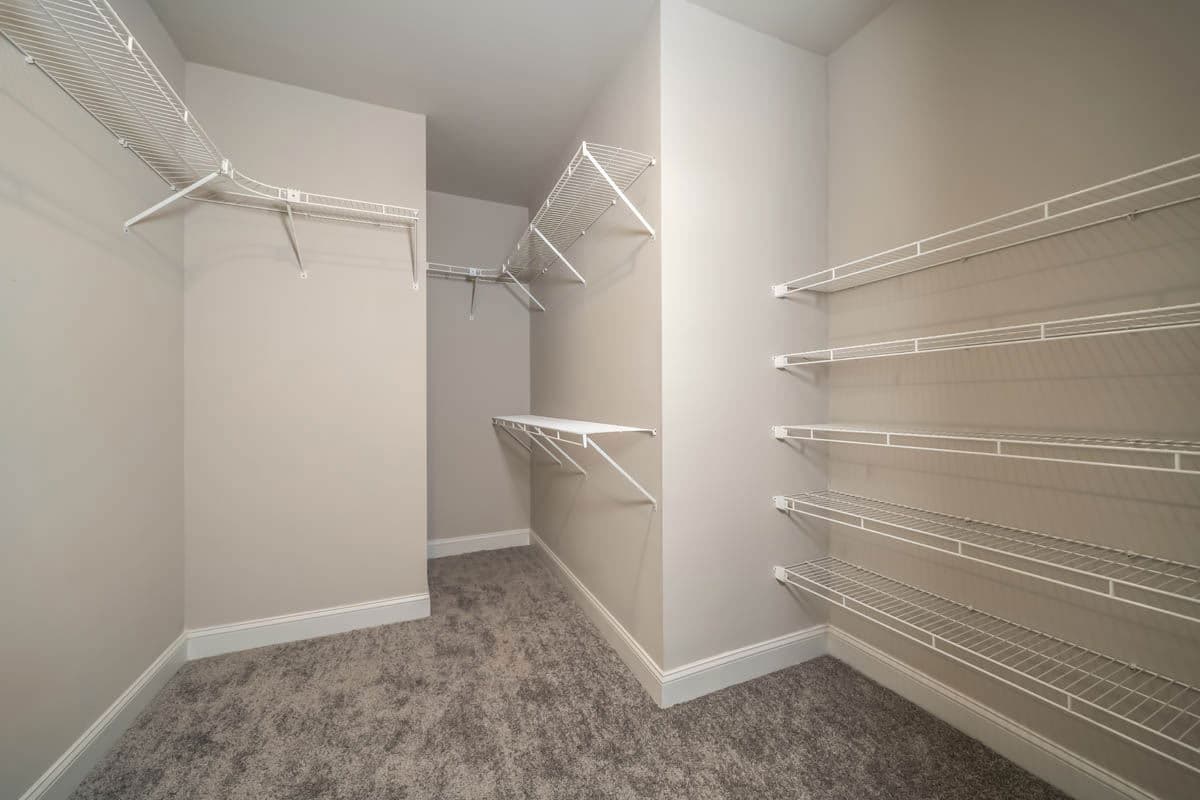 Tidewater cape interior home features