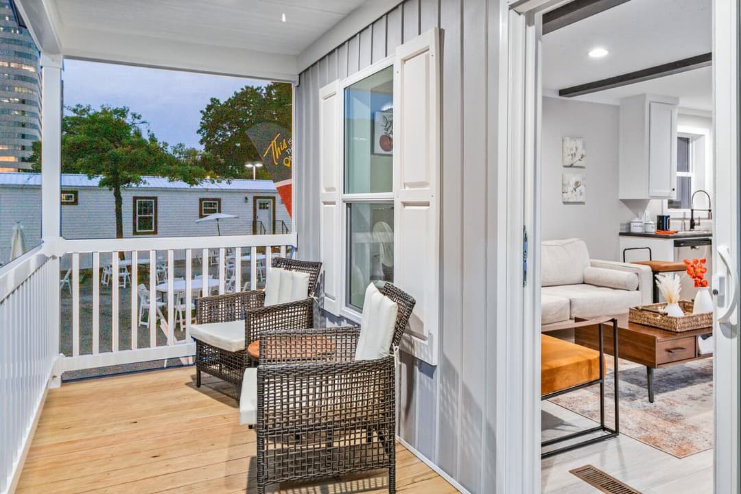 Urban 16462u exterior home features