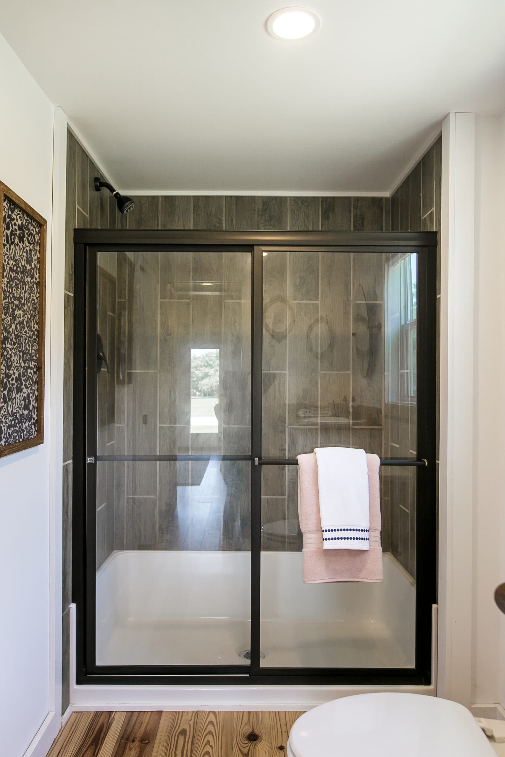 Sipsey bathroom home features