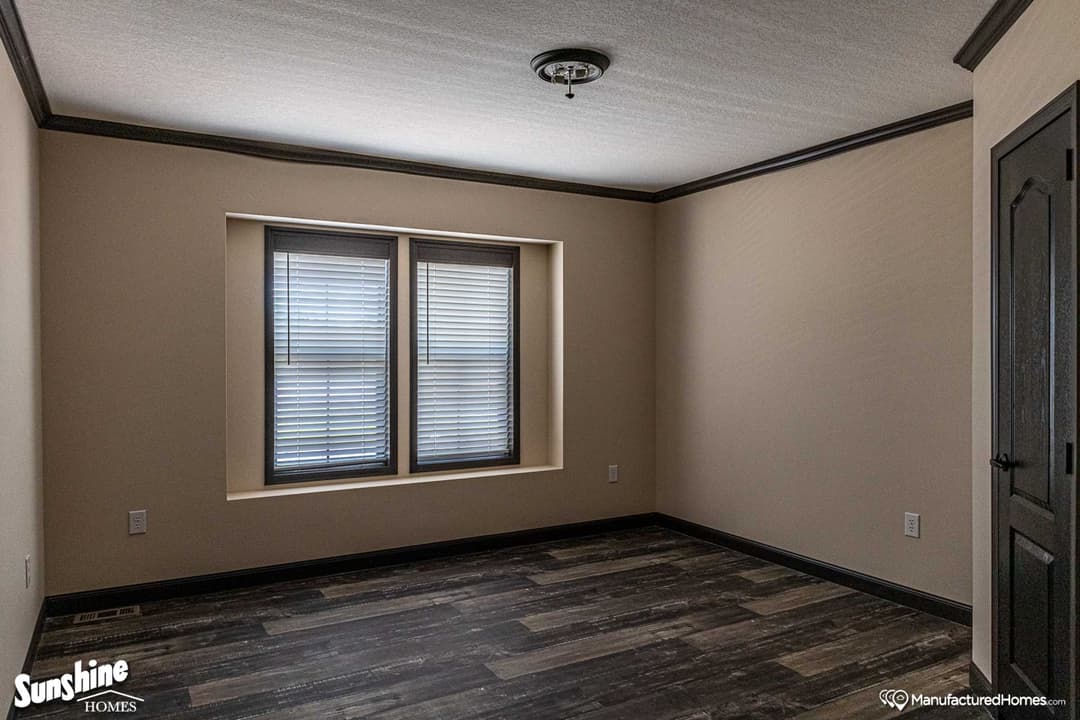 Pri3268-2004 bedroom home features