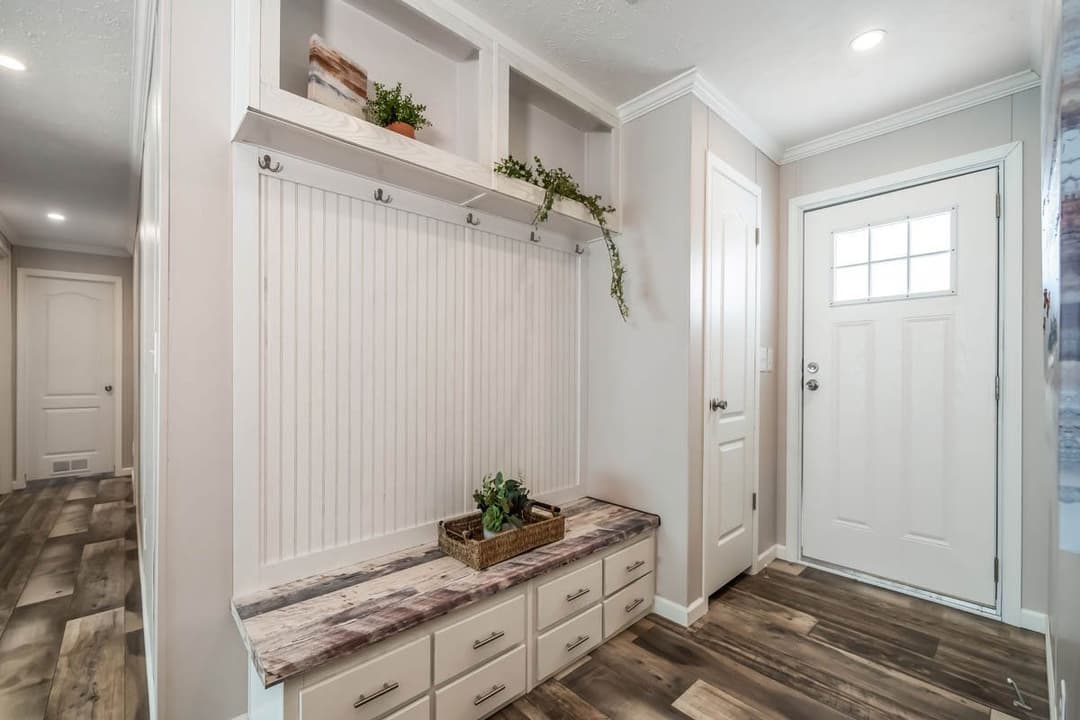 Ruby interior home features