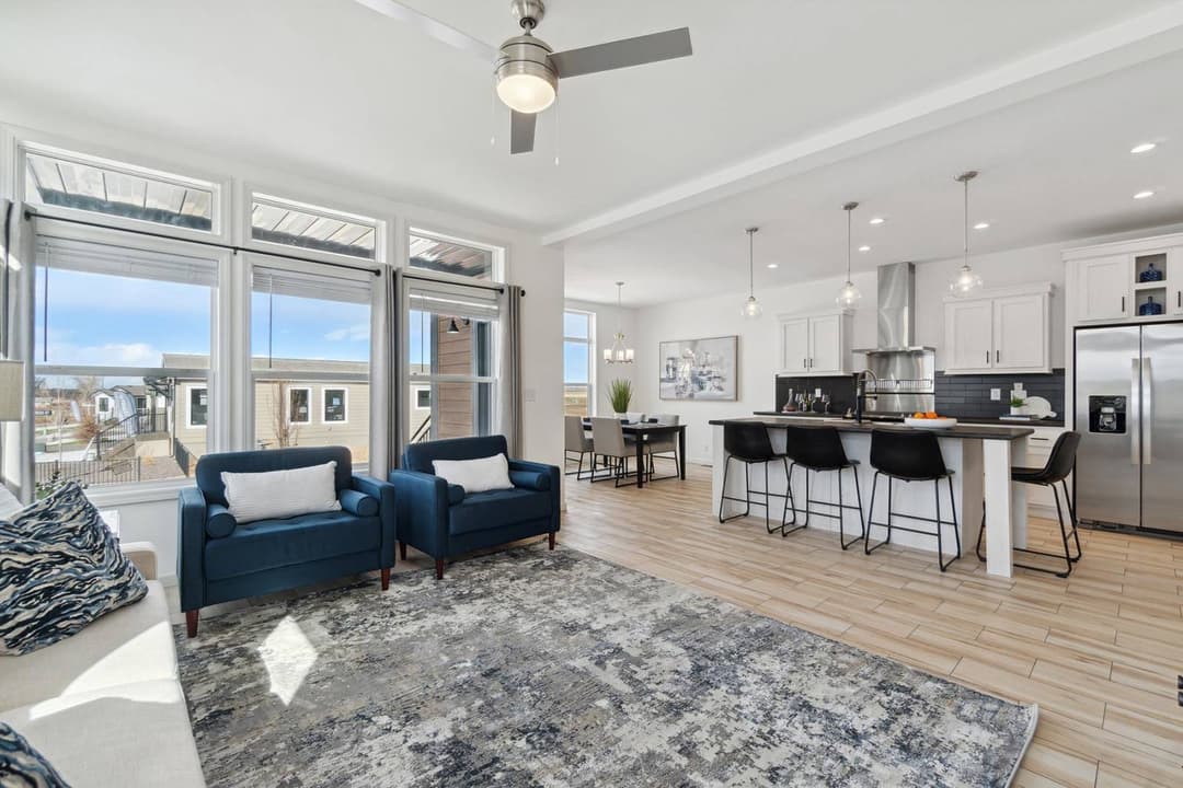 Nova-l interior home features