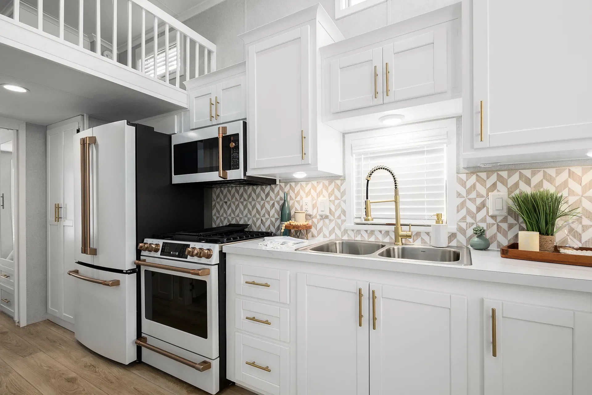 Island 6128 kitchen home features